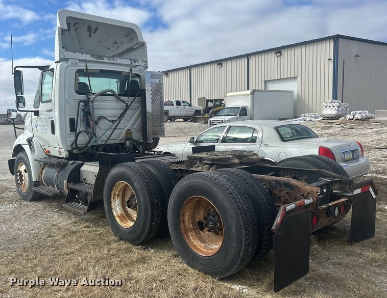 image for item DS0836 2009 International TranStar 8600 semi truck