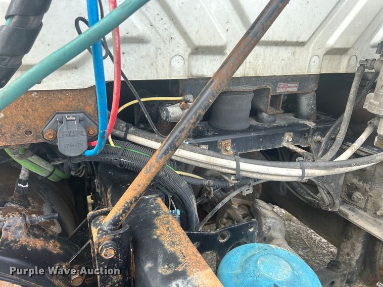 image for item DS0836 2009 International TranStar 8600 semi truck