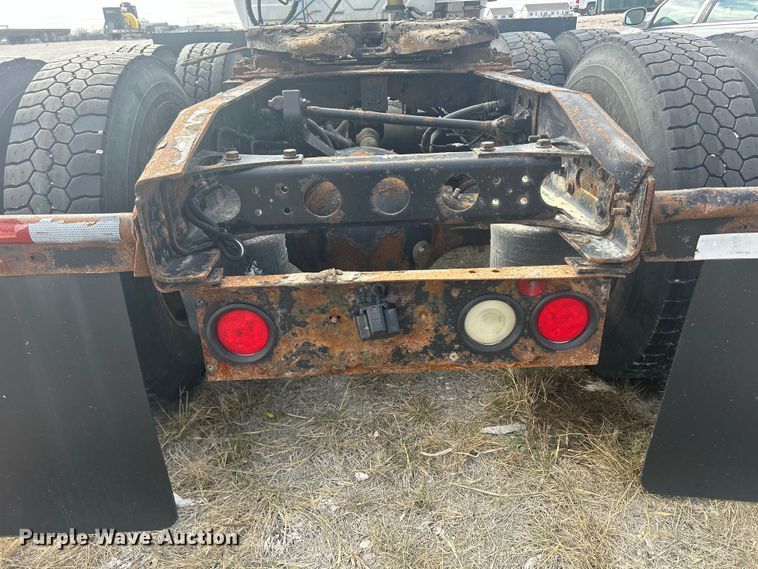 image for item DS0836 2009 International TranStar 8600 semi truck