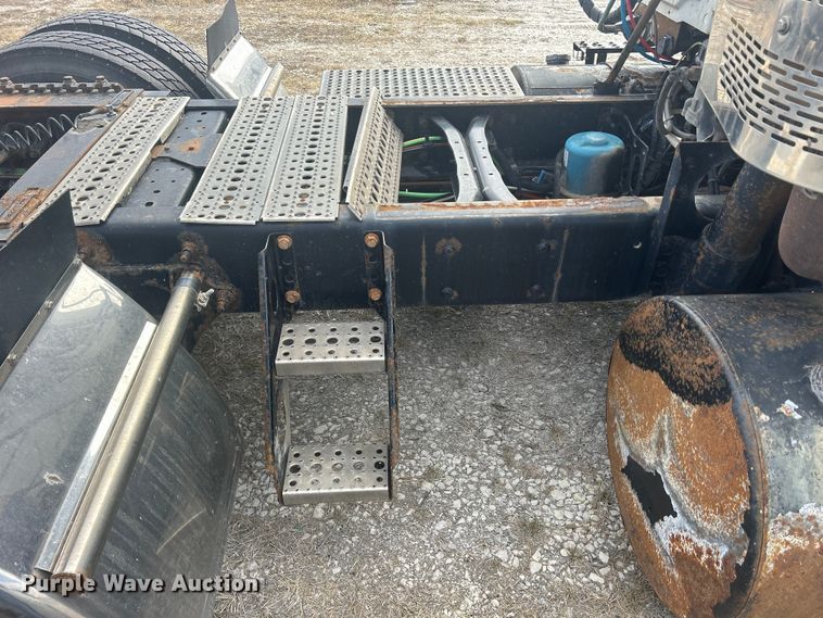 image for item DS0836 2009 International TranStar 8600 semi truck