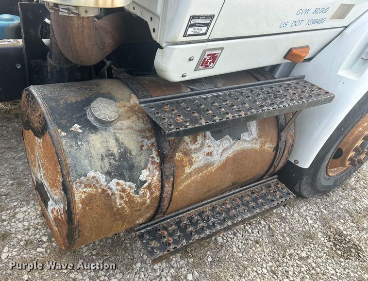 image for item DS0836 2009 International TranStar 8600 semi truck