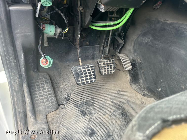 image for item DS0836 2009 International TranStar 8600 semi truck