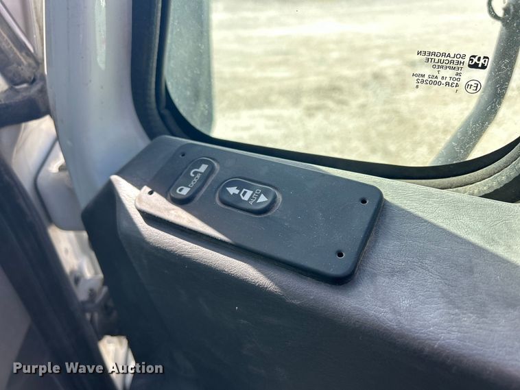 image for item DS0836 2009 International TranStar 8600 semi truck