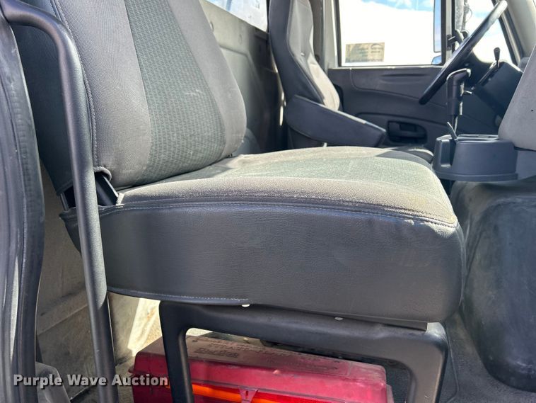 image for item DS0836 2009 International TranStar 8600 semi truck