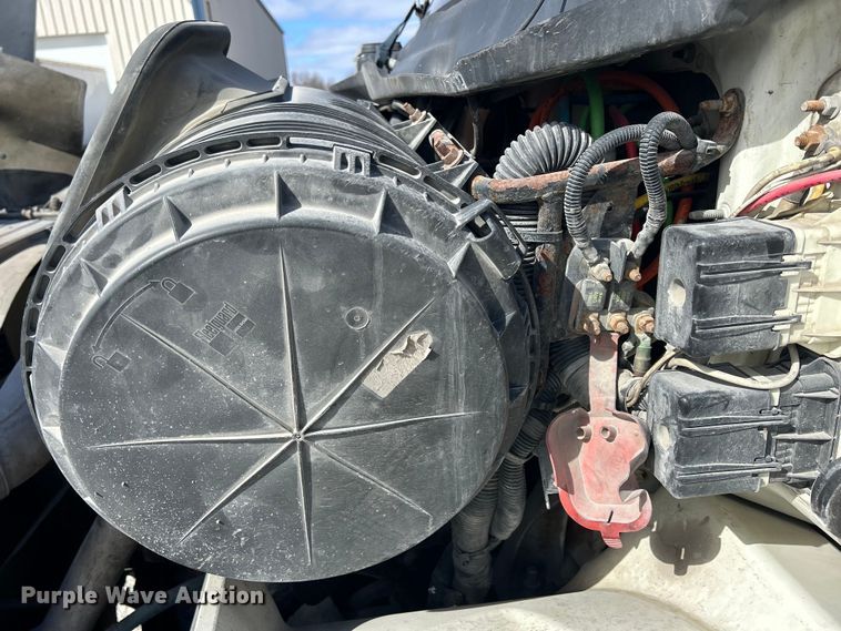 image for item DS0836 2009 International TranStar 8600 semi truck