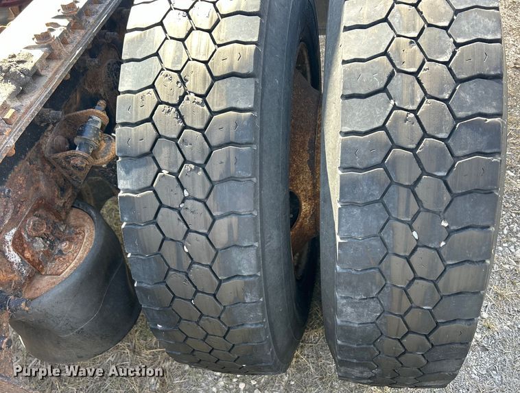 image for item DS0836 2009 International TranStar 8600 semi truck