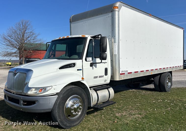 image for item DS0840 2013 International 4300M7 box truck