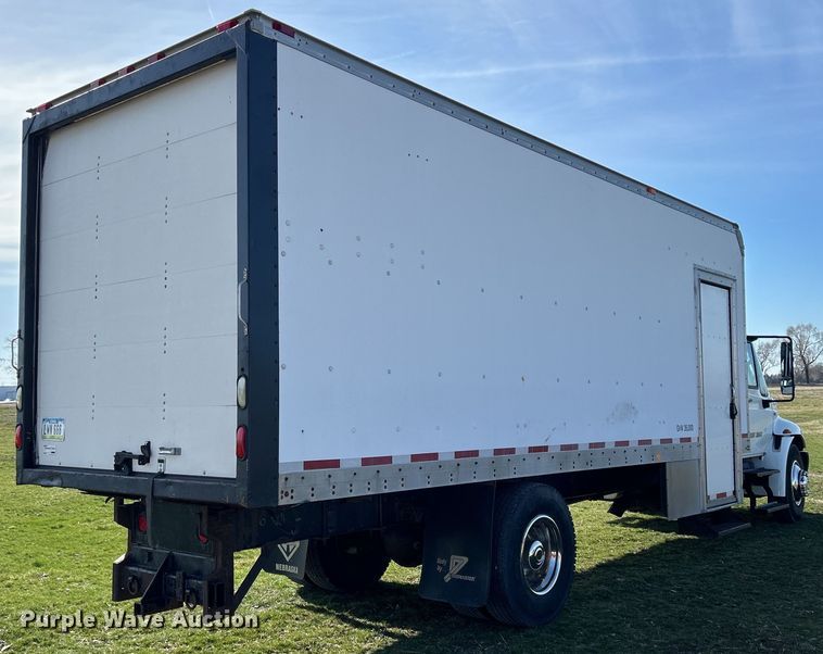 image for item DS0840 2013 International 4300M7 box truck