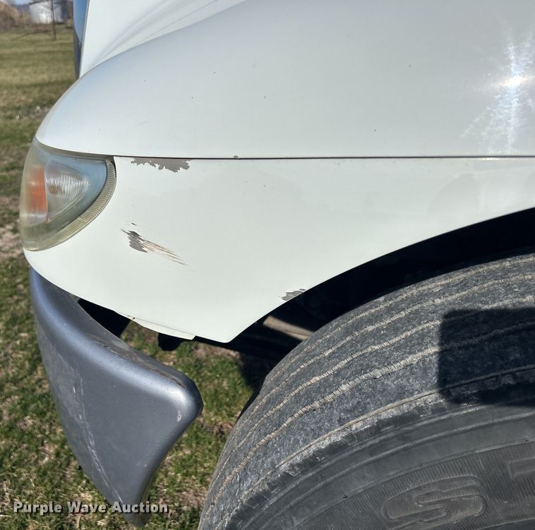 image for item DS0840 2013 International 4300M7 box truck