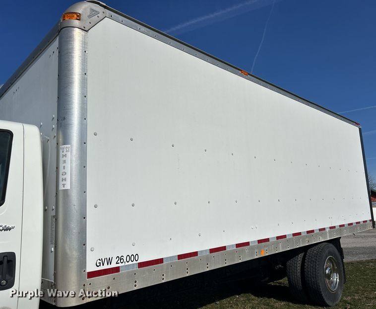 image for item DS0840 2013 International 4300M7 box truck