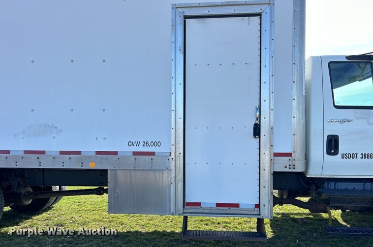 image for item DS0840 2013 International 4300M7 box truck