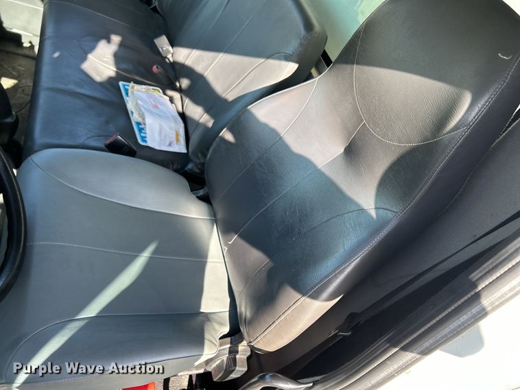 image for item DS0840 2013 International 4300M7 box truck