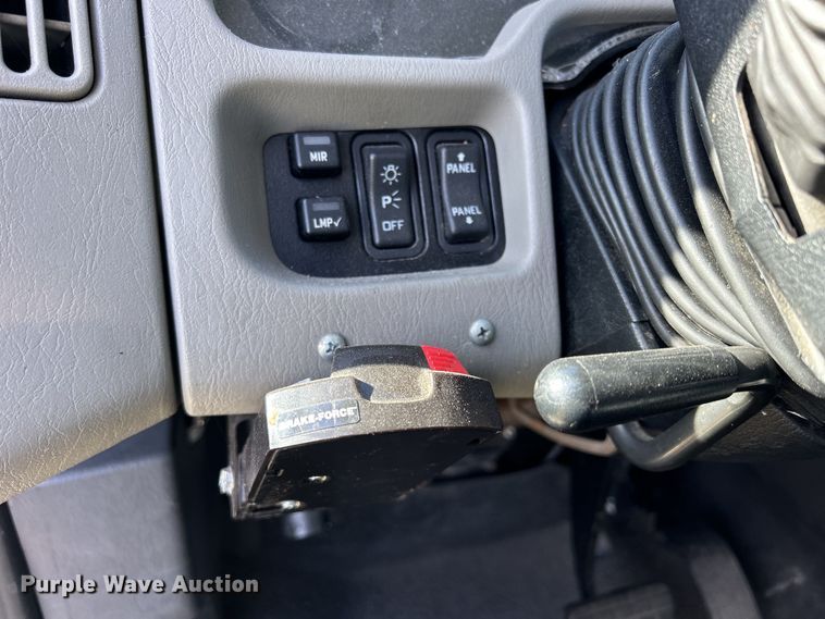 image for item DS0840 2013 International 4300M7 box truck