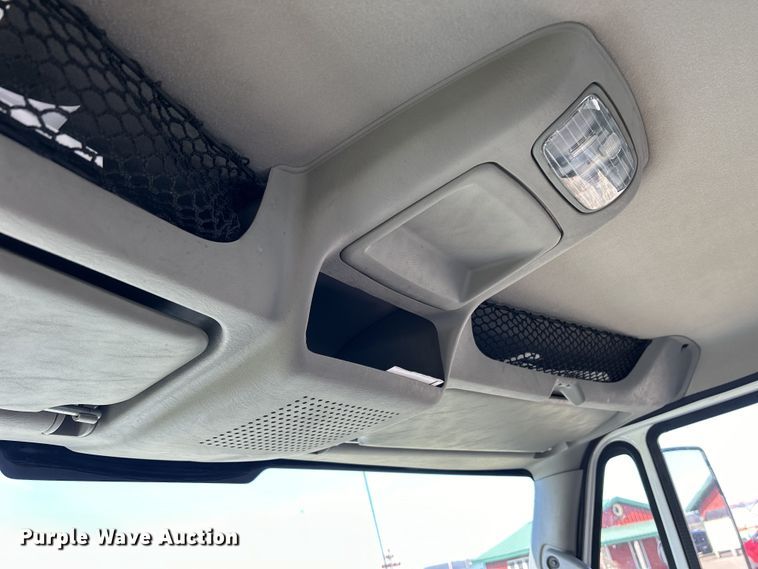 image for item DS0840 2013 International 4300M7 box truck