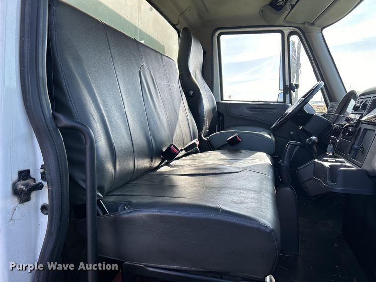 image for item DS0840 2013 International 4300M7 box truck