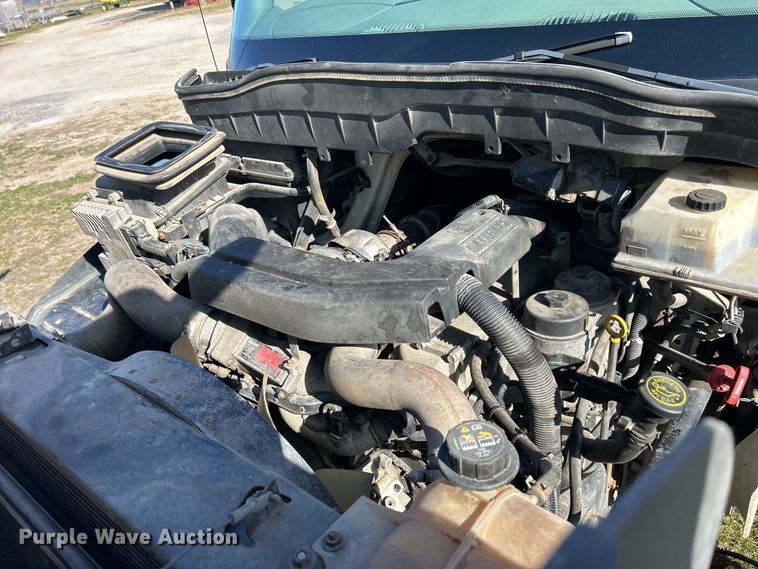 image for item DS0840 2013 International 4300M7 box truck