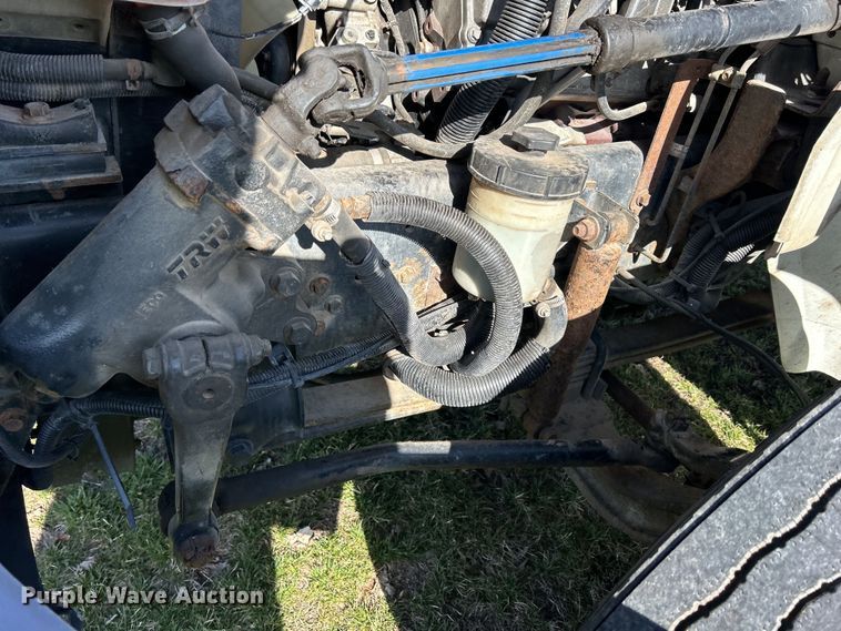 image for item DS0840 2013 International 4300M7 box truck