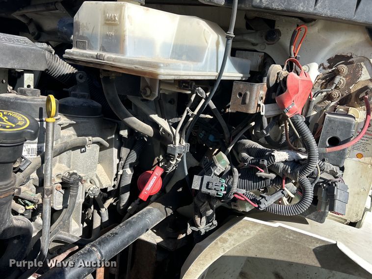 image for item DS0840 2013 International 4300M7 box truck