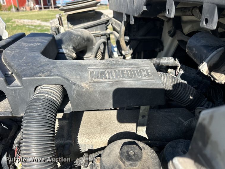 image for item DS0840 2013 International 4300M7 box truck