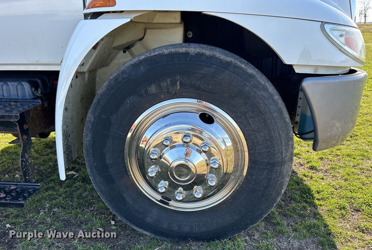 image for item DS0840 2013 International 4300M7 box truck