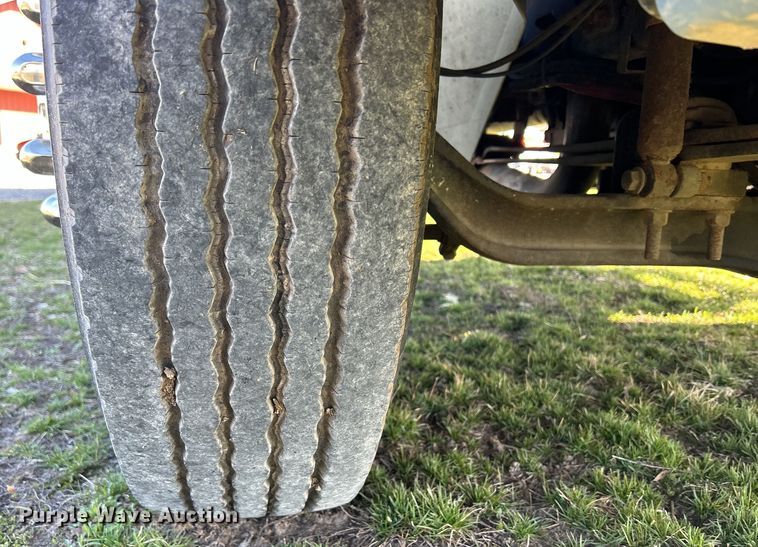 image for item DS0840 2013 International 4300M7 box truck