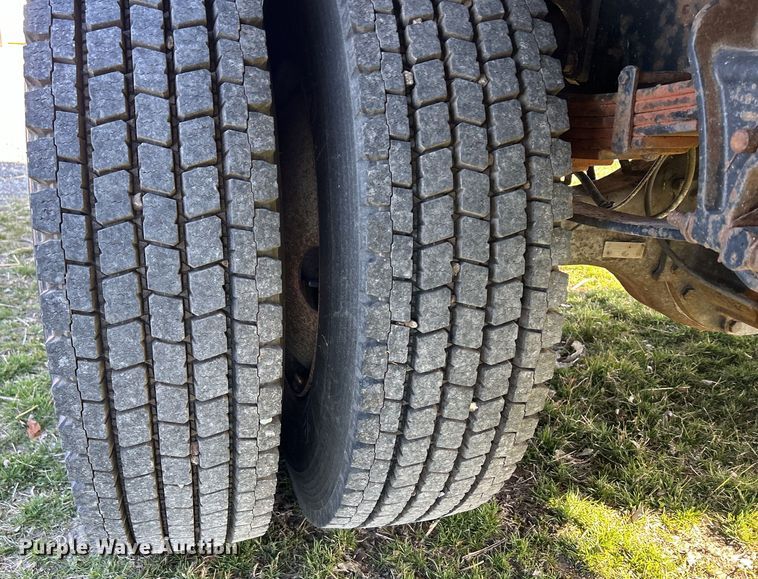 image for item DS0840 2013 International 4300M7 box truck