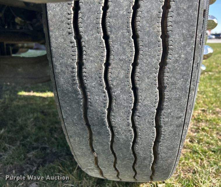 image for item DS0840 2013 International 4300M7 box truck