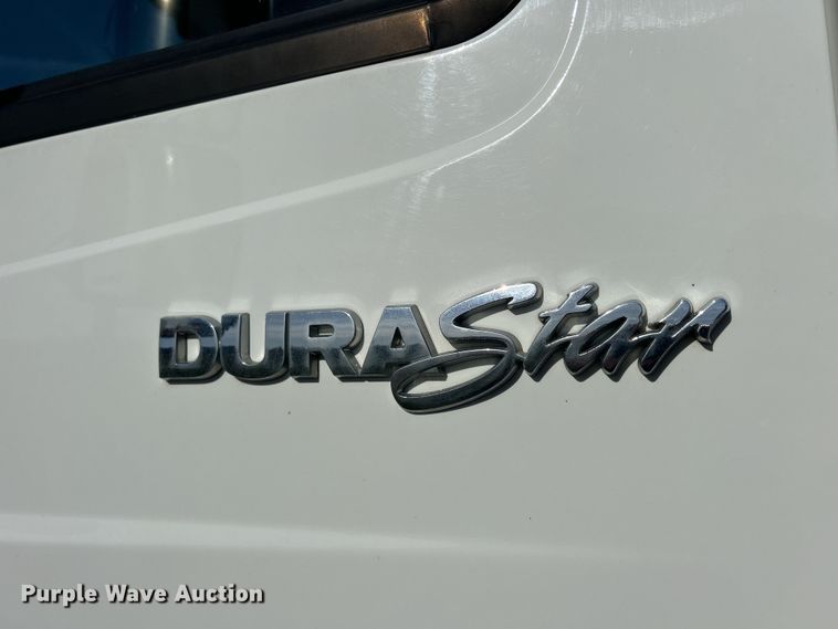 image for item DS0840 2013 International 4300M7 box truck