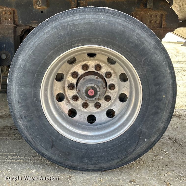 image for item DS0847 2019 Wilson  DWH-651 grain trailer