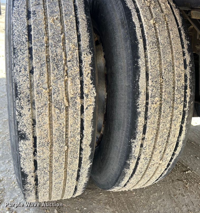 image for item DS0847 2019 Wilson  DWH-651 grain trailer