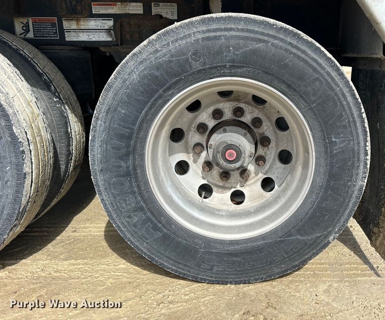 image for item DS0847 2019 Wilson  DWH-651 grain trailer