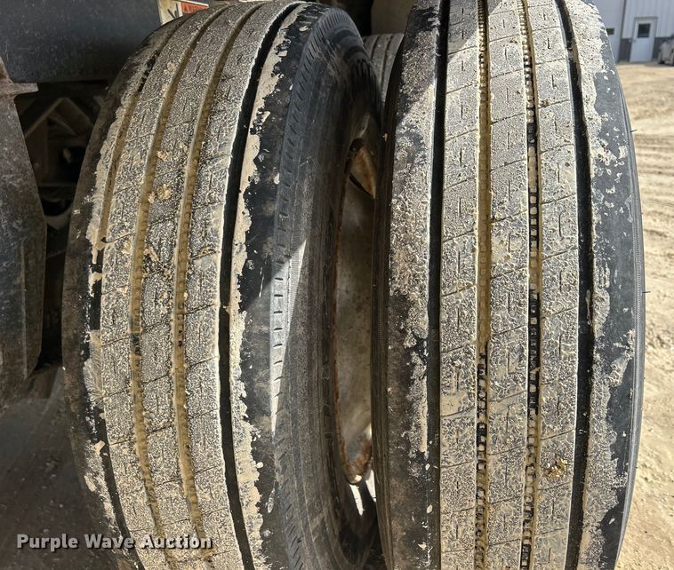 image for item DS0847 2019 Wilson  DWH-651 grain trailer