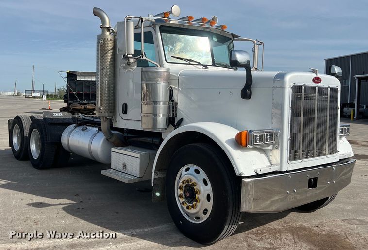 image for item DS2926 2007 Peterbilt  379 semi truck