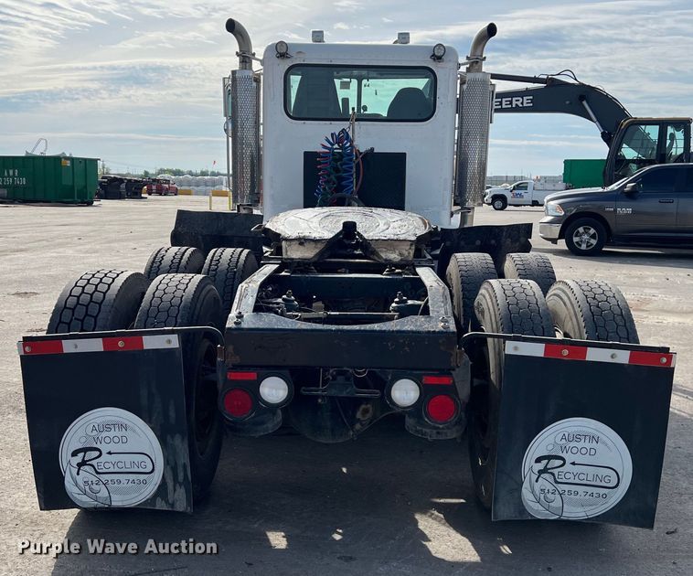 image for item DS2926 2007 Peterbilt  379 semi truck