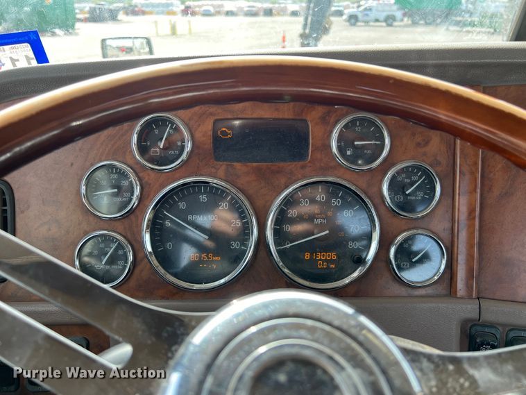 image for item DS2926 2007 Peterbilt  379 semi truck