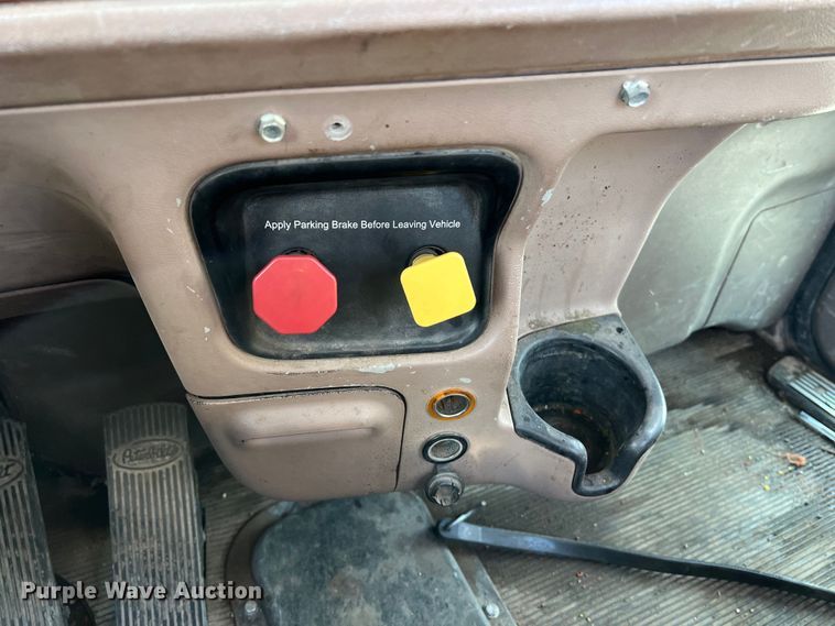 image for item DS2926 2007 Peterbilt  379 semi truck