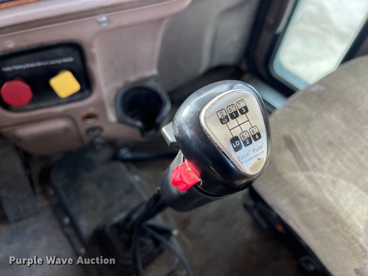 image for item DS2926 2007 Peterbilt  379 semi truck