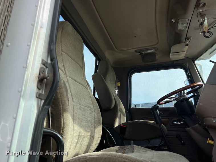 image for item DS2926 2007 Peterbilt  379 semi truck