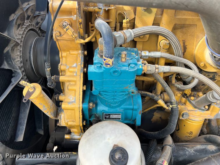 image for item DS2926 2007 Peterbilt  379 semi truck