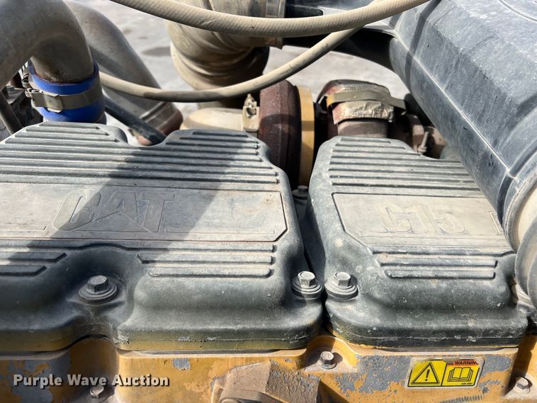 image for item DS2926 2007 Peterbilt  379 semi truck