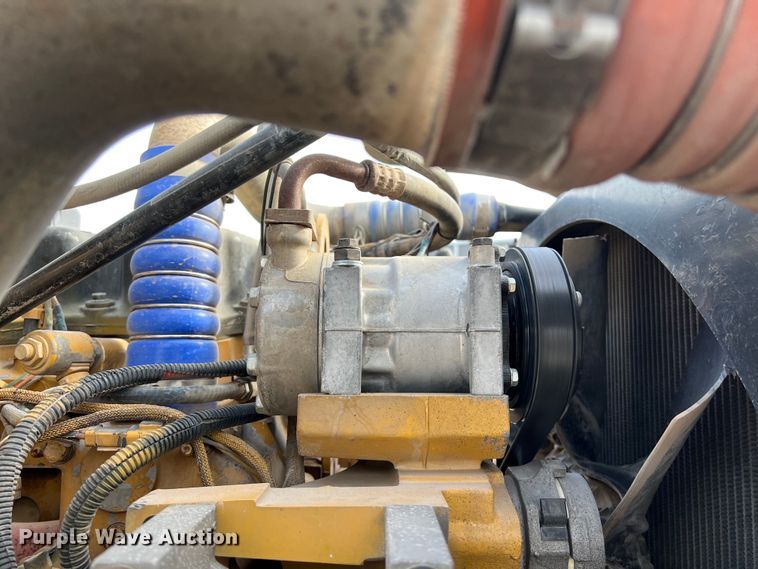 image for item DS2926 2007 Peterbilt  379 semi truck