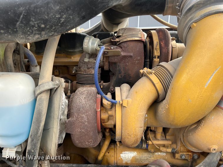 image for item DS2926 2007 Peterbilt  379 semi truck