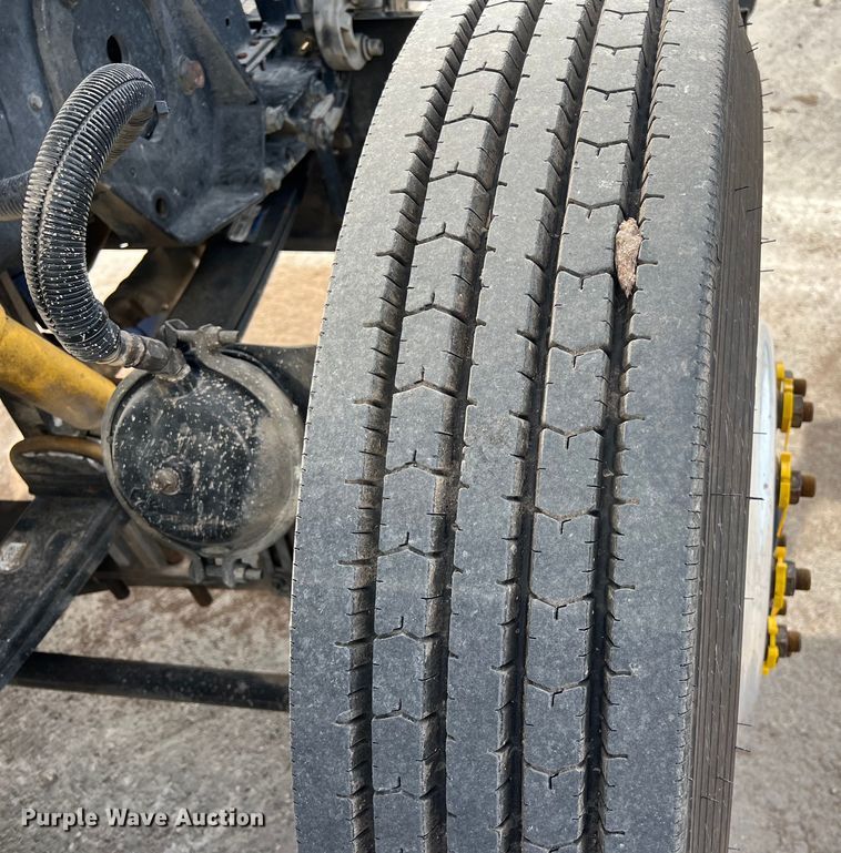 image for item DS2926 2007 Peterbilt  379 semi truck