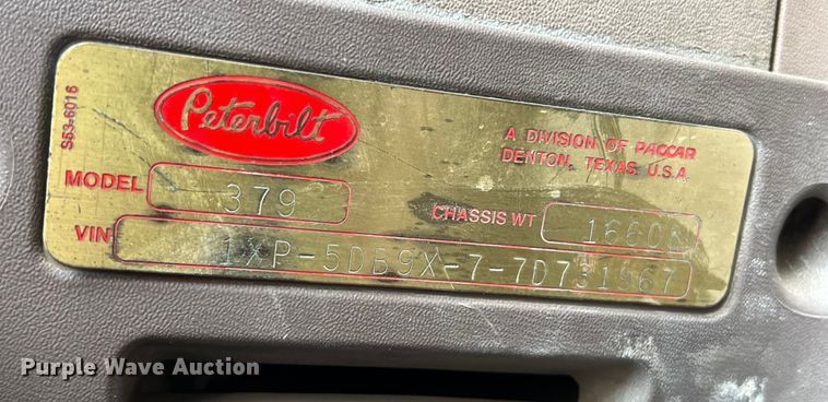 image for item DS2926 2007 Peterbilt  379 semi truck