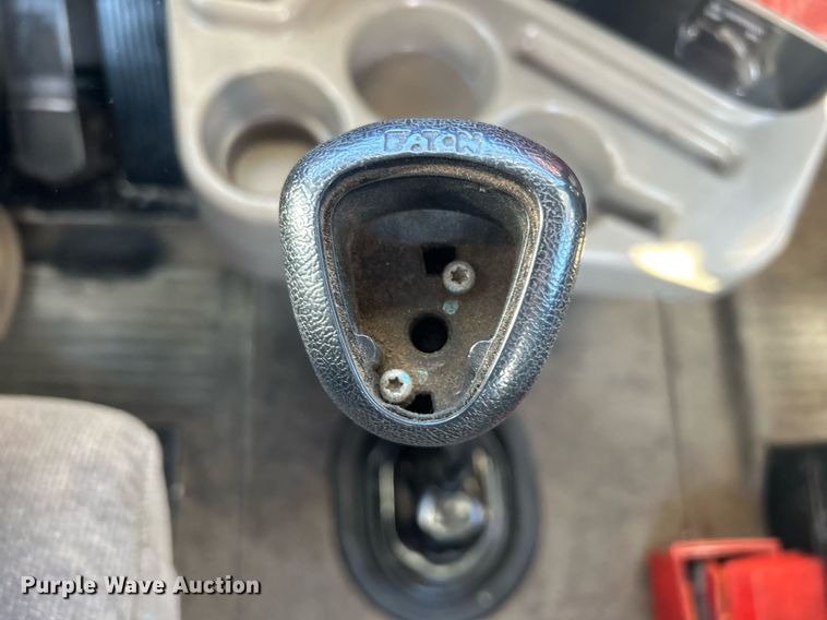 image for item EG1229 2003 International  9100i semi truck