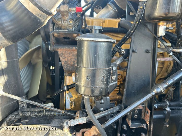 image for item EG1229 2003 International  9100i semi truck