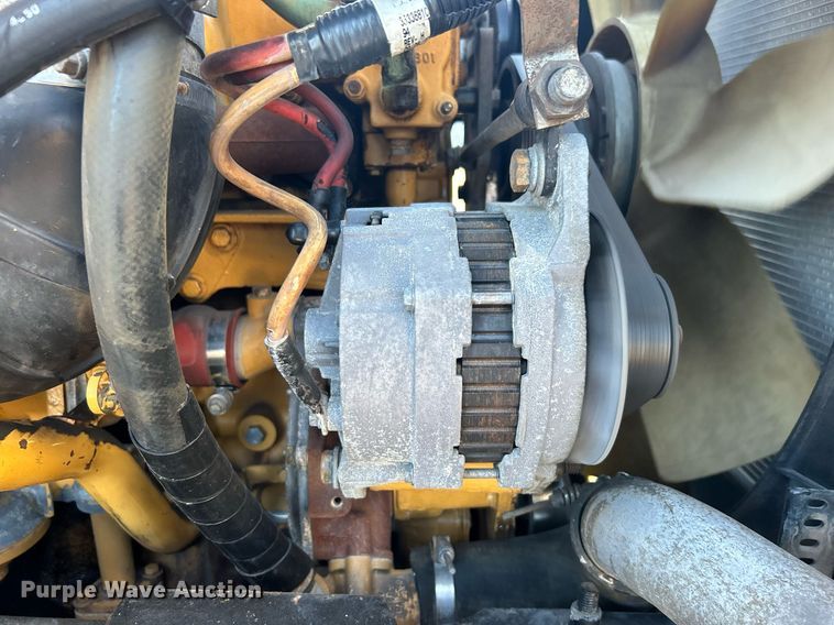 image for item EG1229 2003 International  9100i semi truck