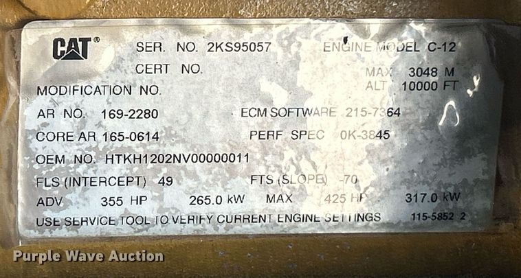 image for item EG1229 2003 International  9100i semi truck