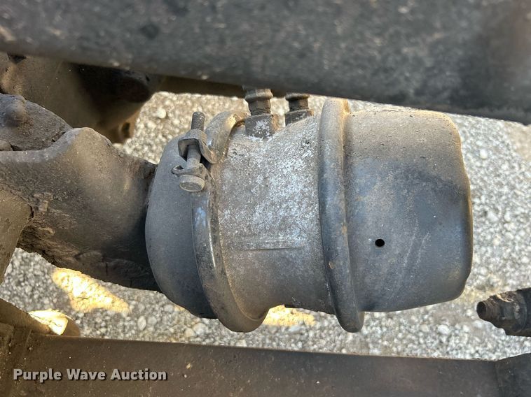 image for item EG1229 2003 International  9100i semi truck