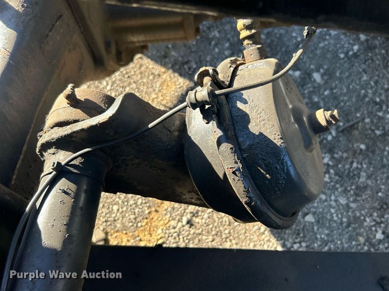 image for item EG1229 2003 International  9100i semi truck